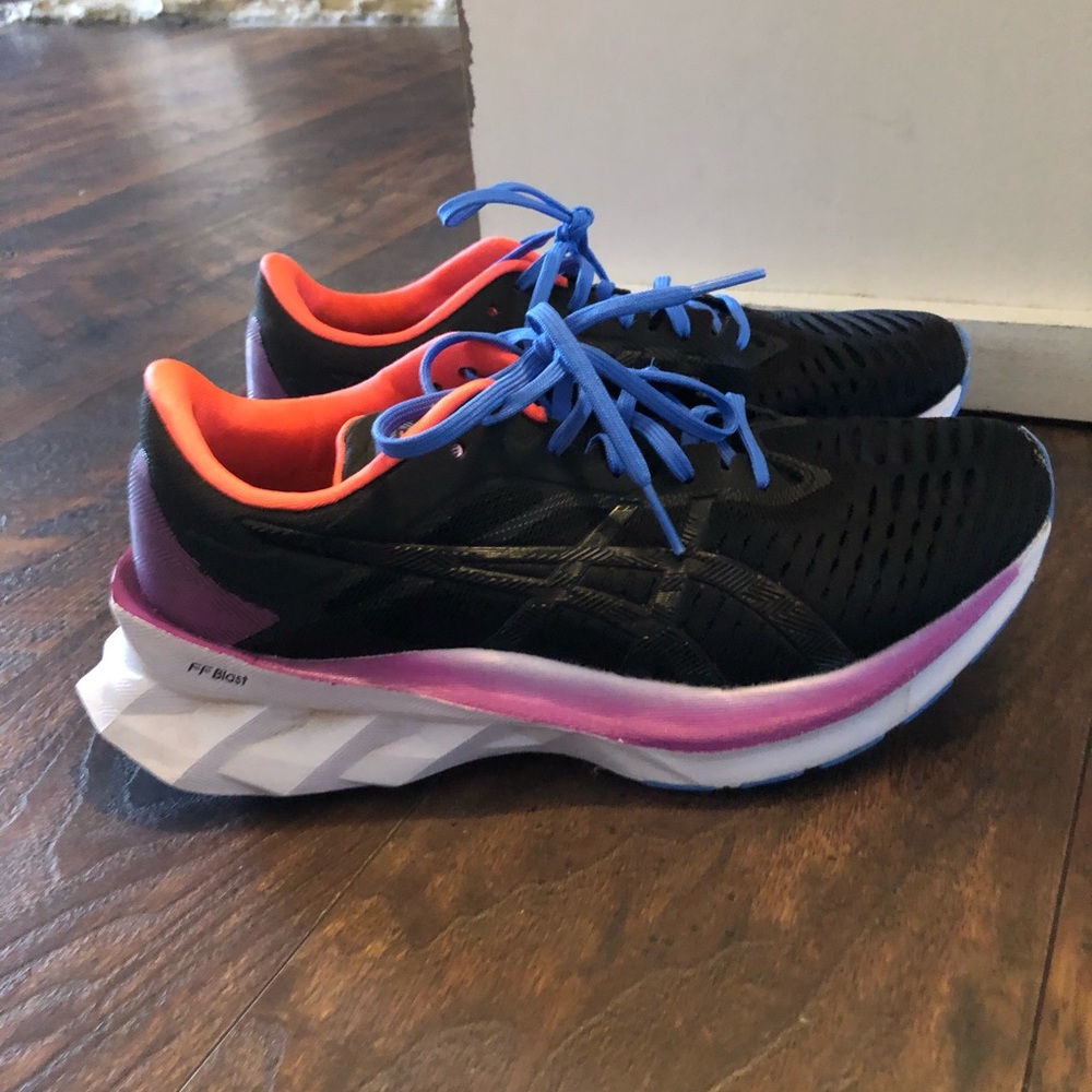 ASICS Novablast running shoes - Picture 2 of 3